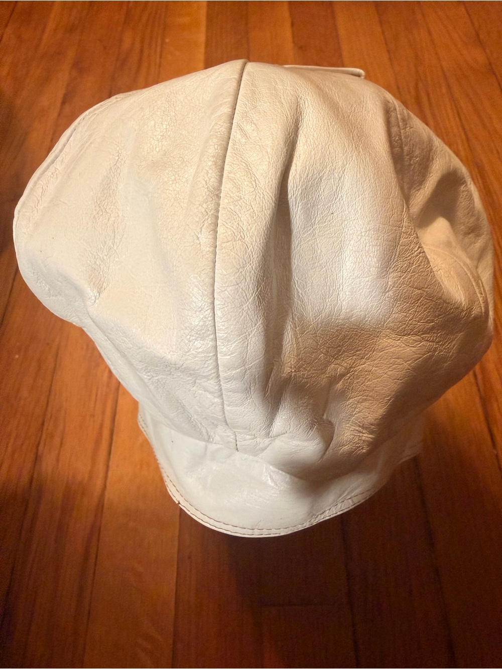 Bethar Women's White Faux Leather Newsboy Cap